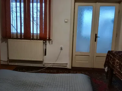 inchiriere casa Sector 1 Bucuresti anexa dormitor cu jaluzele